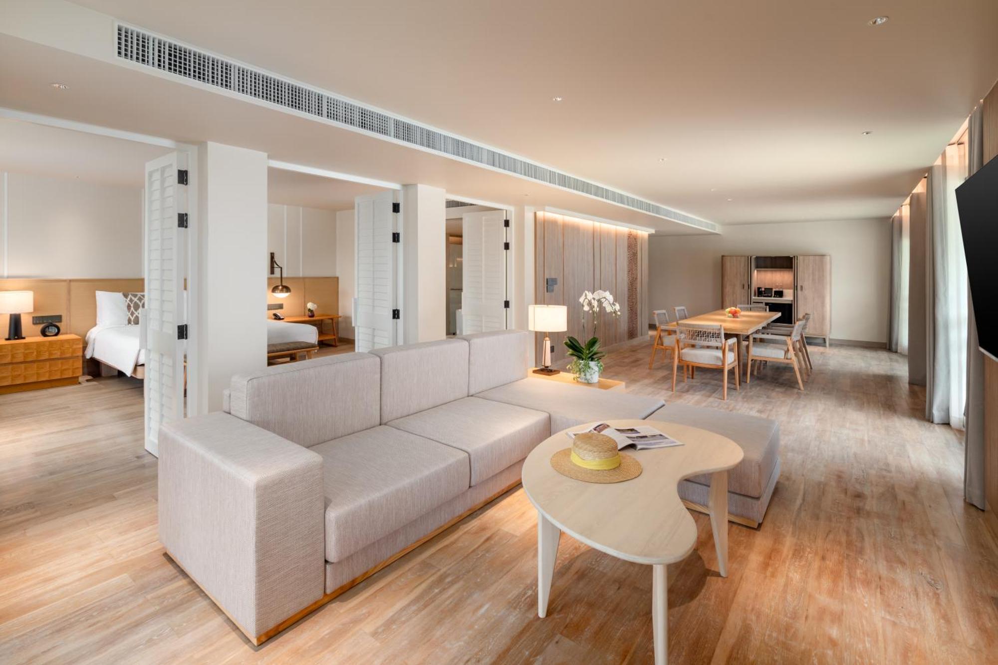منتجع أوتريجر لاجونا بيتش فوكيت شاطئ بانغ تاو المظهر الخارجي الصورة A suite at the hotel