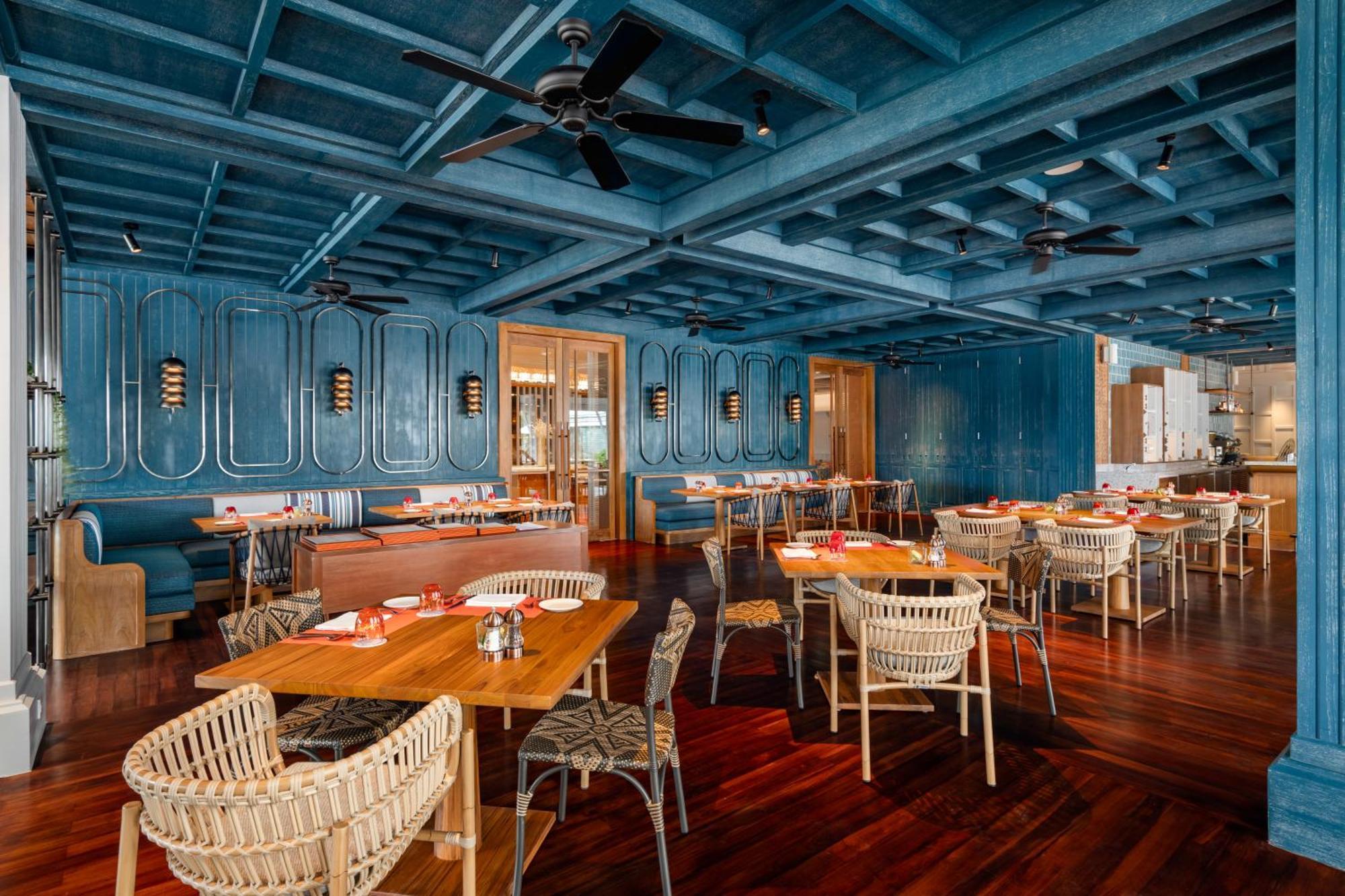 منتجع أوتريجر لاجونا بيتش فوكيت شاطئ بانغ تاو المظهر الخارجي الصورة The interior of the restaurant