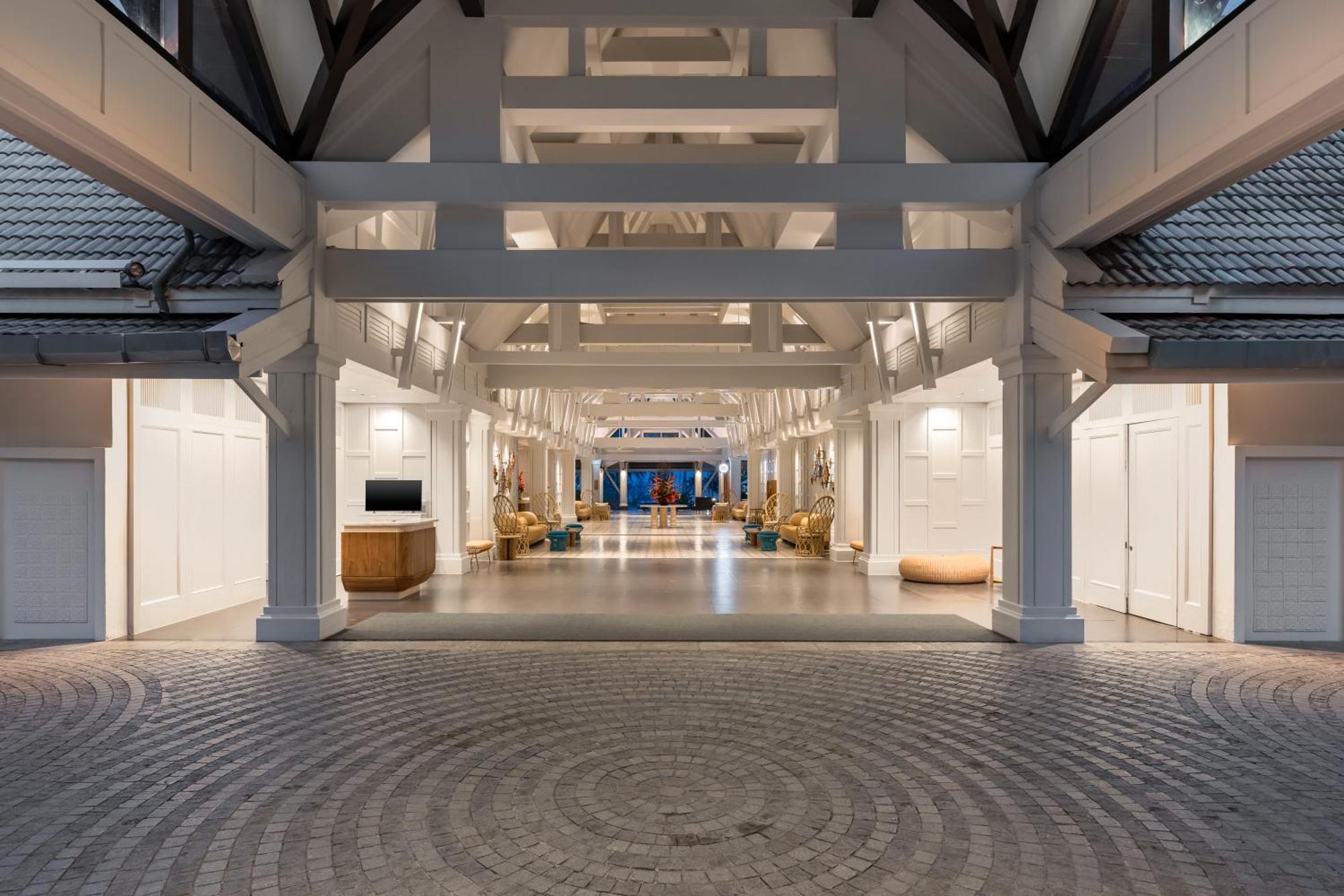 منتجع أوتريجر لاجونا بيتش فوكيت شاطئ بانغ تاو المظهر الخارجي الصورة The interior of the hotel